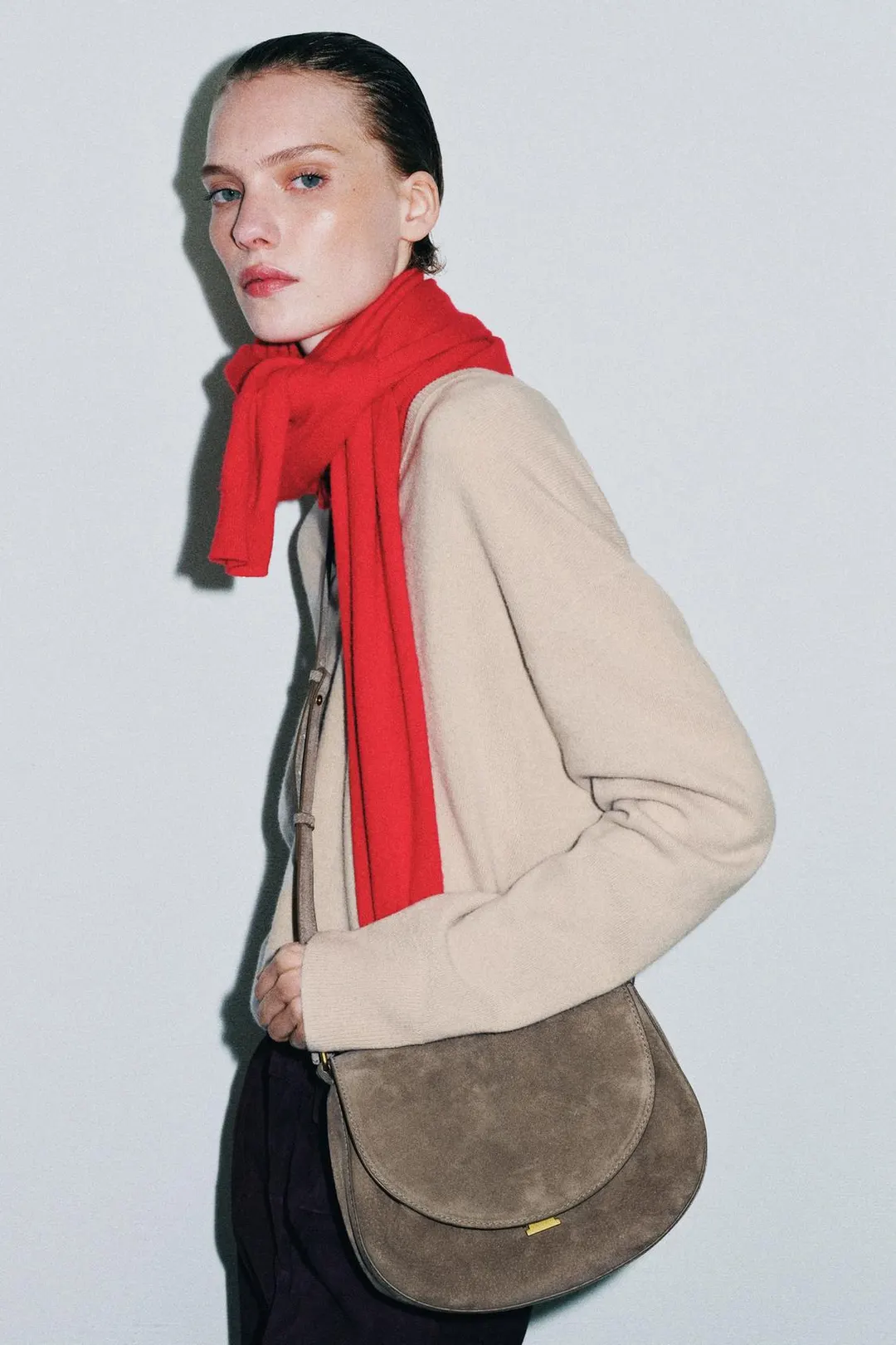 Сумка кросс-боди кожаная с клапаном, Zara