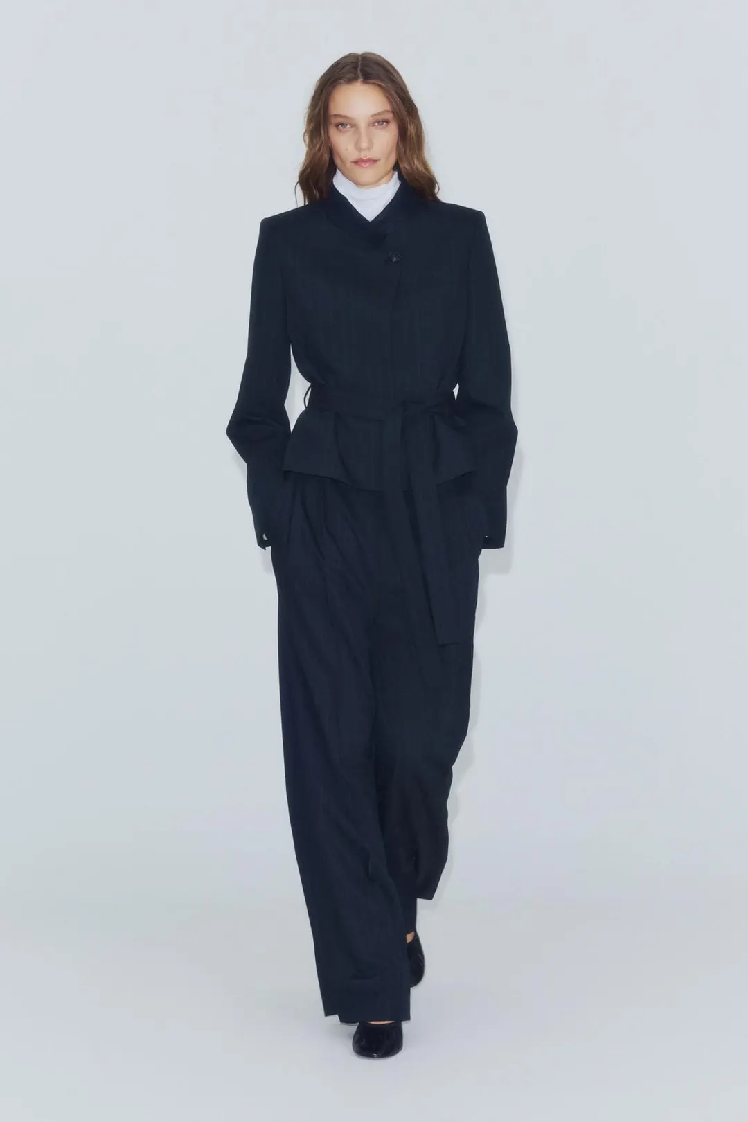Брюки с высокой посадкой в полоску и складками ZW Collection, Zara