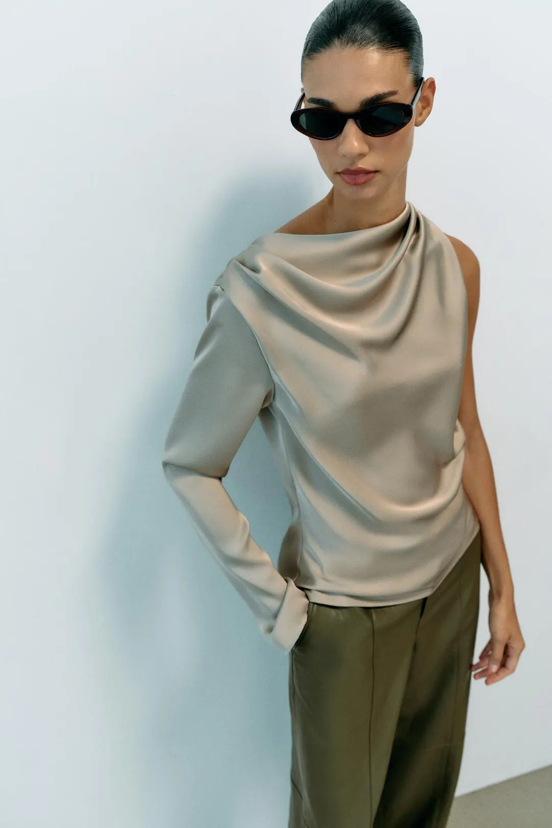 Атласная рубашка асимметричного кроя, Zara
