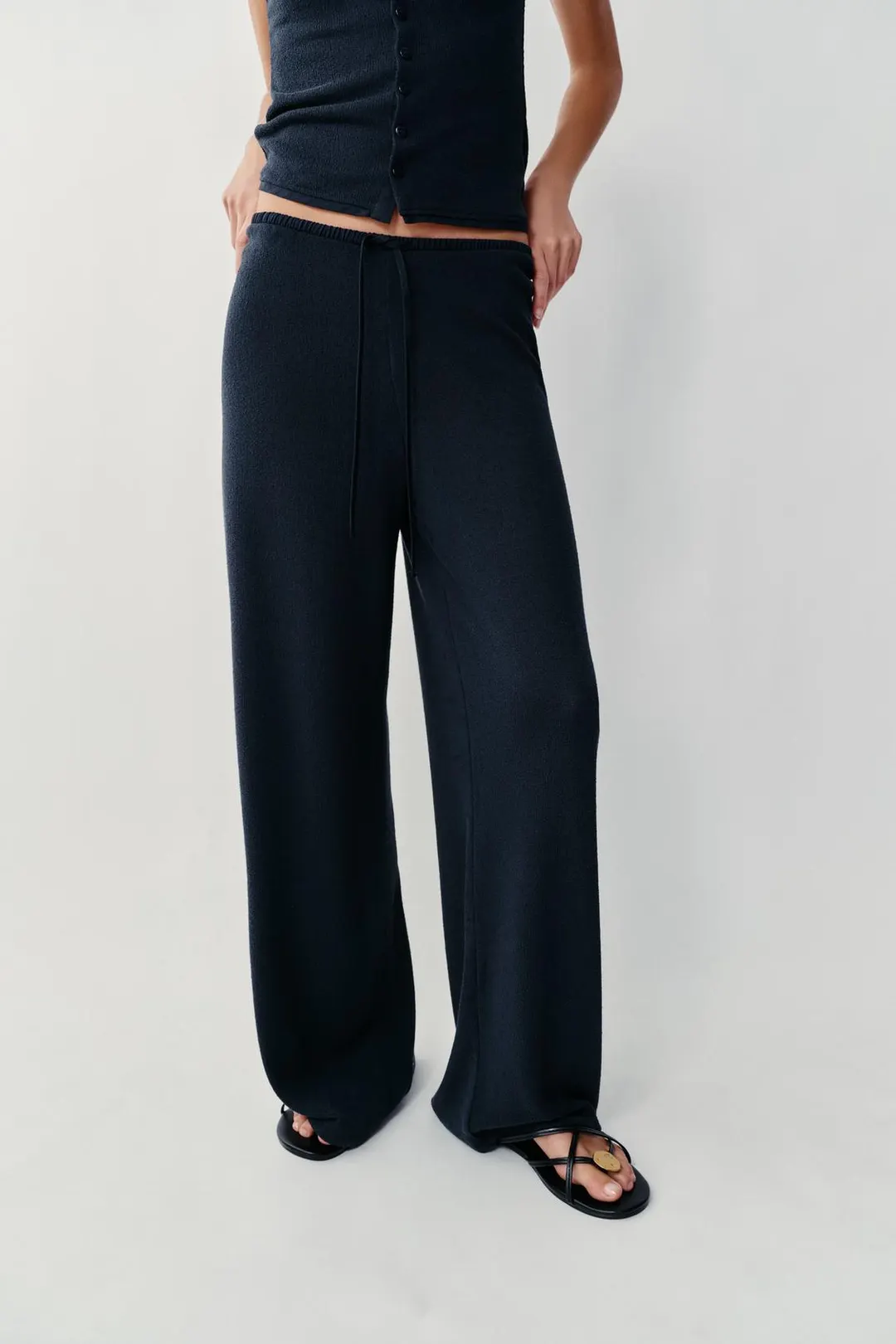 Брюки из ткани с фактурой льна, Zara