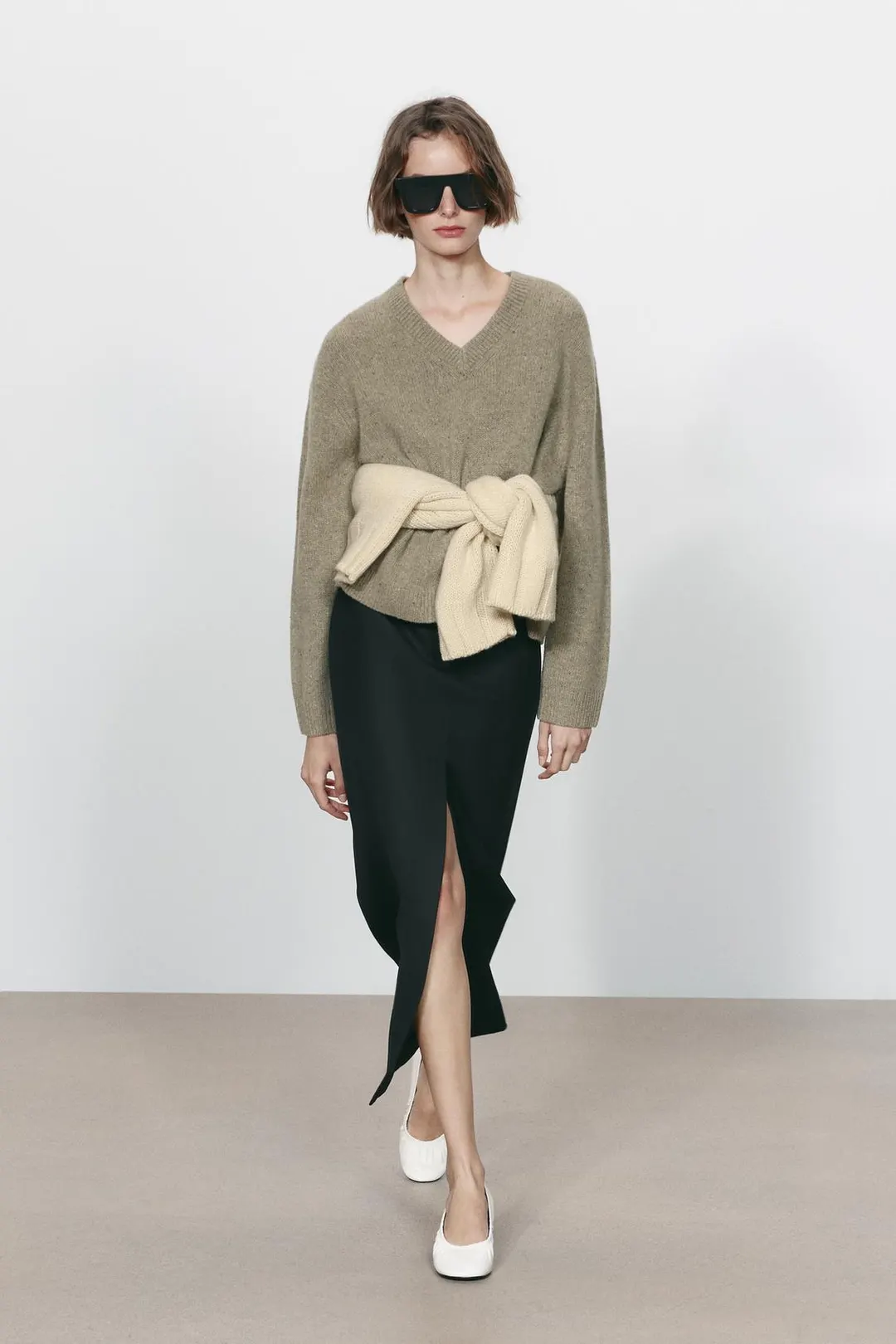 Джемпер из 100% шерсти с V-образным вырезом, Zara