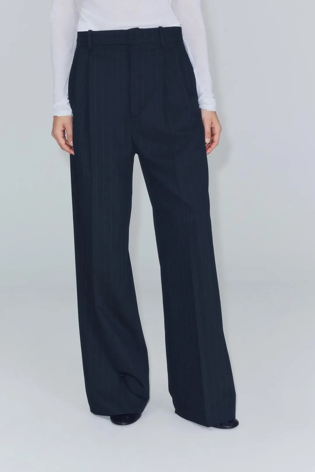 Брюки с высокой посадкой в полоску и складками ZW Collection, Zara