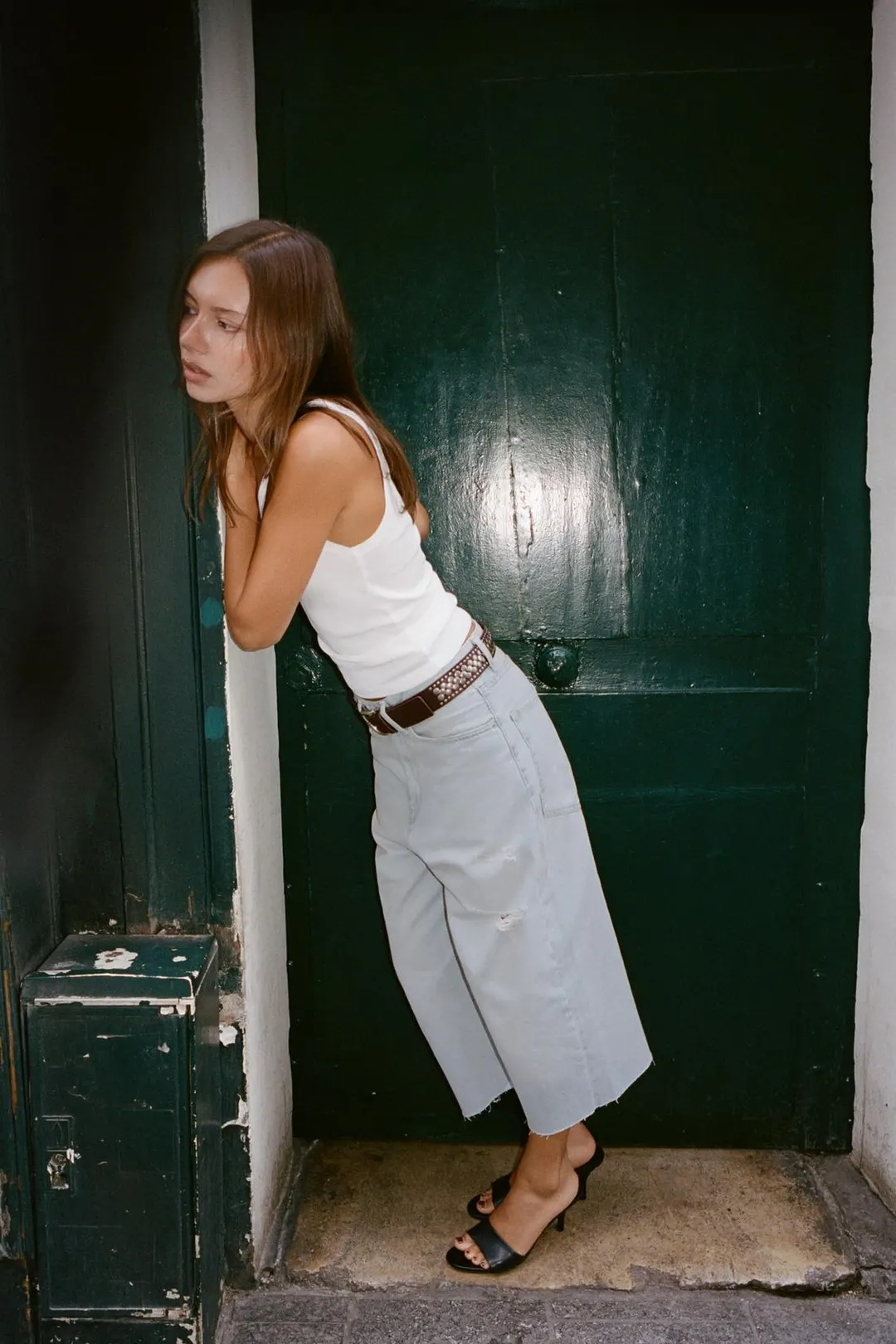 Бермуды джинсовые TRF средней посадки с рваным эффектом, Zara