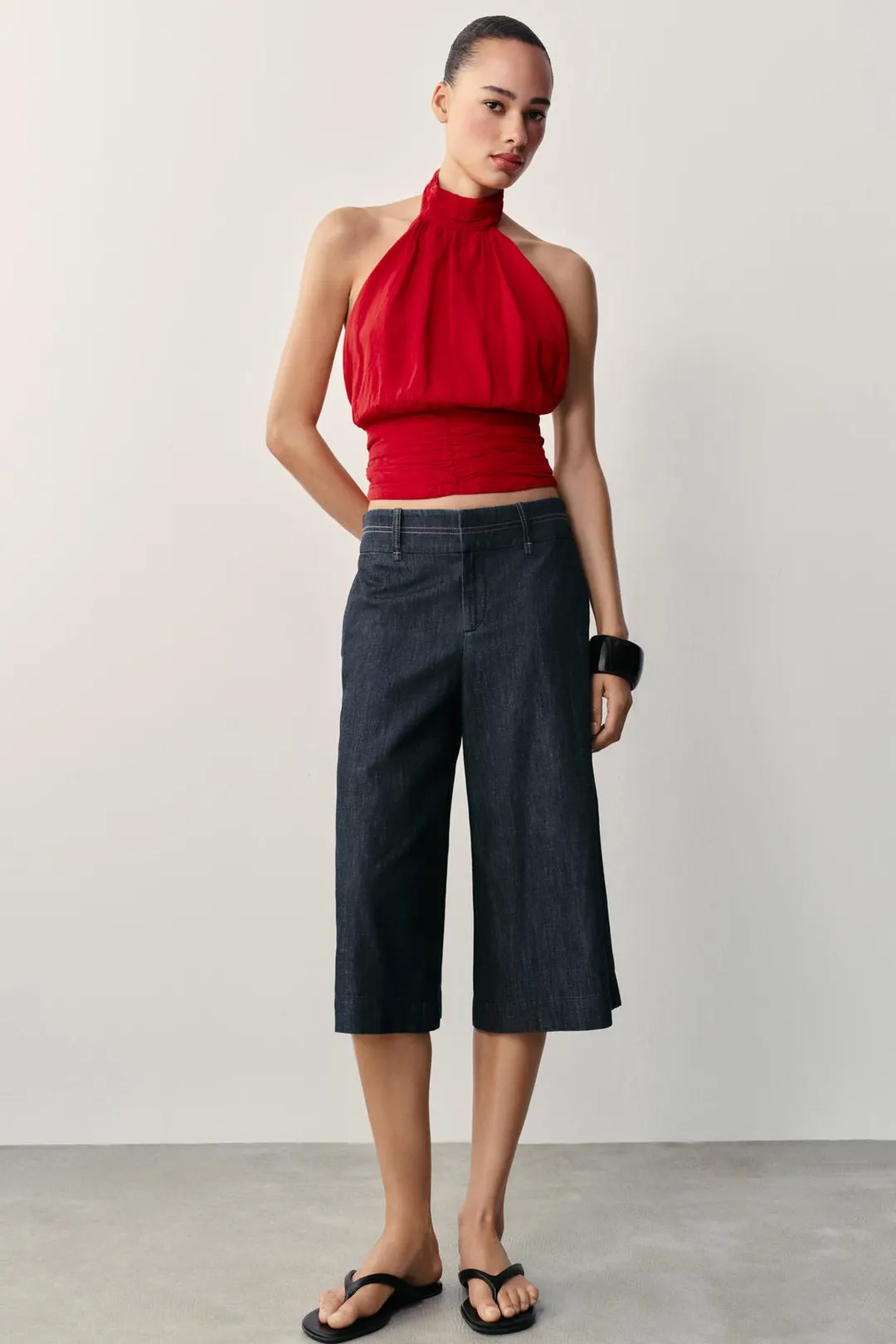 Удлиненные шорты бермуды с контрастной строчкой, Zara