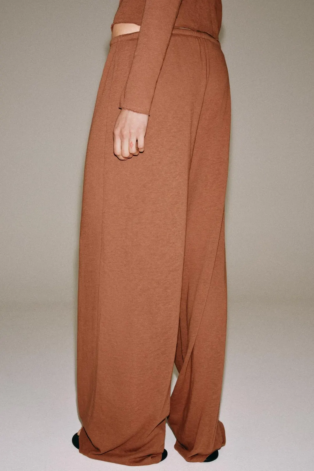 Брюки из ткани с фактурой льна, Zara