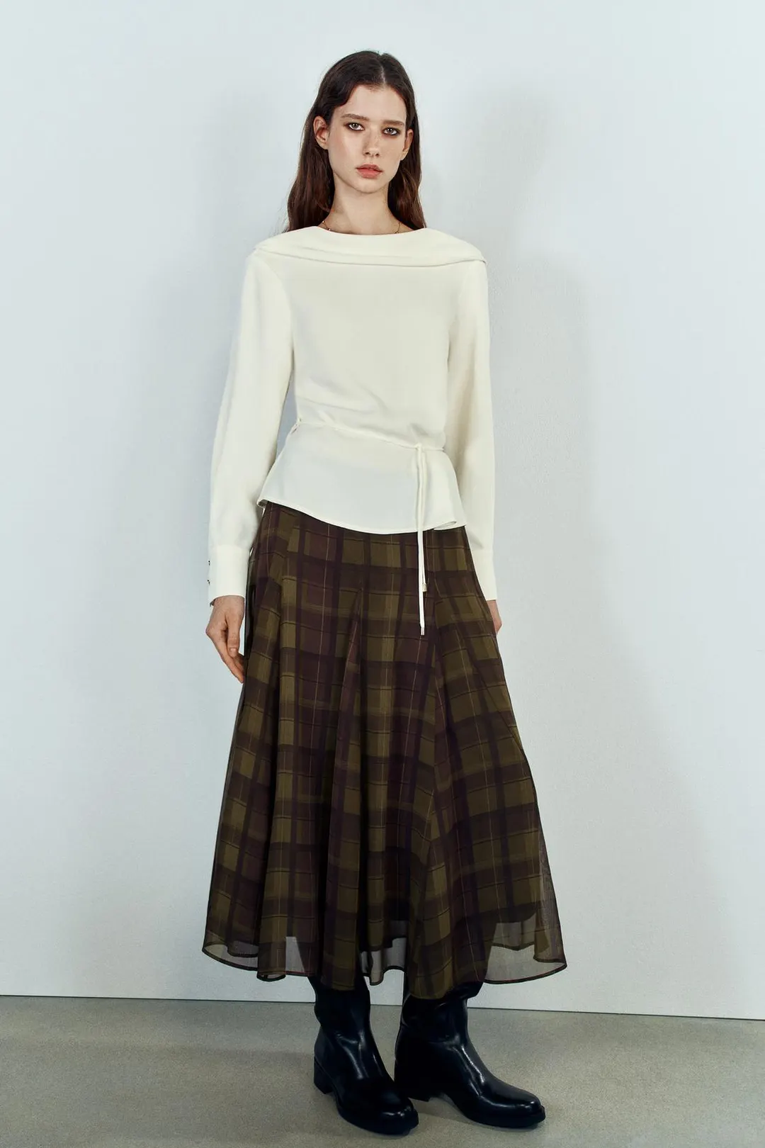 Блузка с вырезом лодочкой, Zara