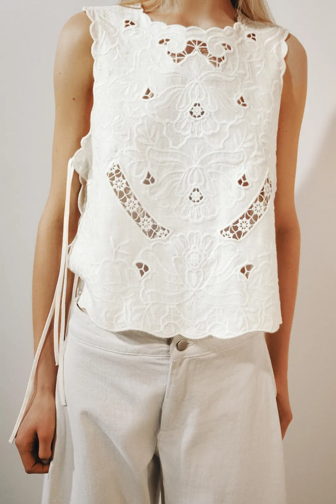 Блузка с вышивкой ZW Collection, Zara