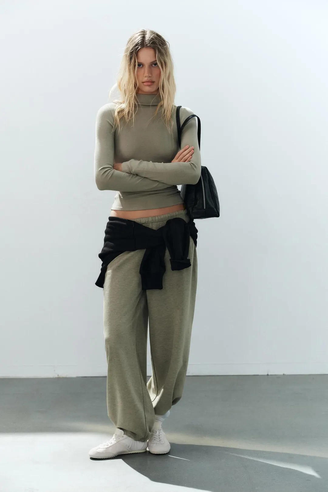 Струящиеся брюки-джоггеры, Zara