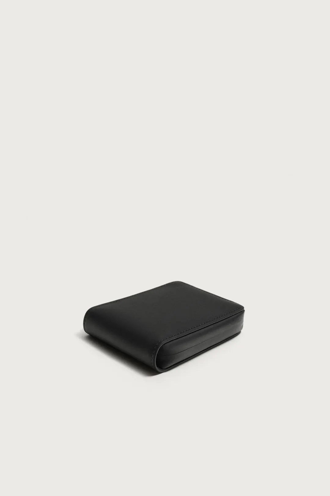 Кошелек прорезиненный на молнии, Zara