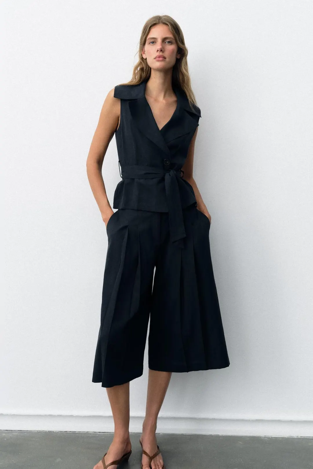 Жилет из смесового льна с поясом, Zara