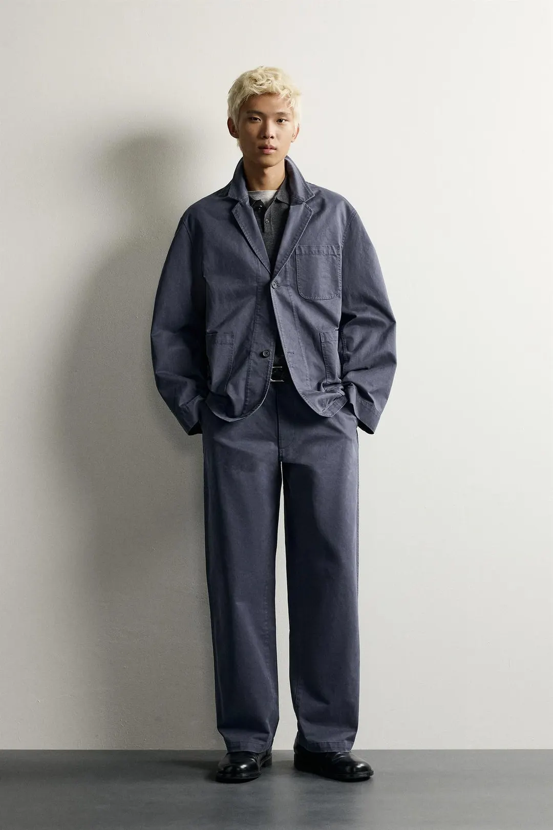 Брюки костюмные свободного кроя с эффектом стирки, Zara