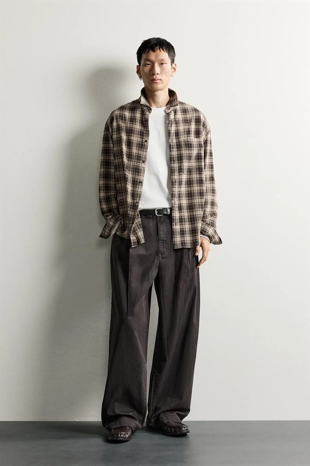 Брюки свободного кроя со складками, Zara