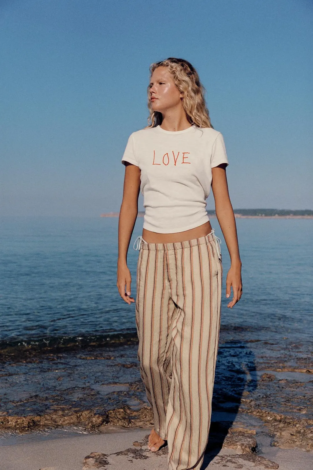 Фактурная футболка с текстовым принтом, Zara