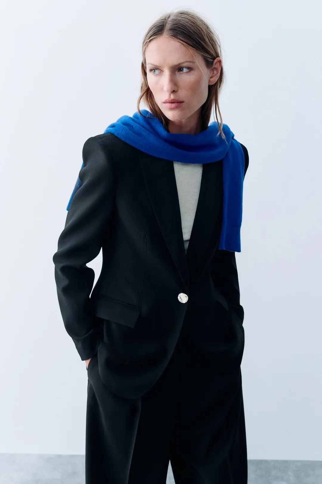 Приталенный пиджак с подплечниками, Zara
