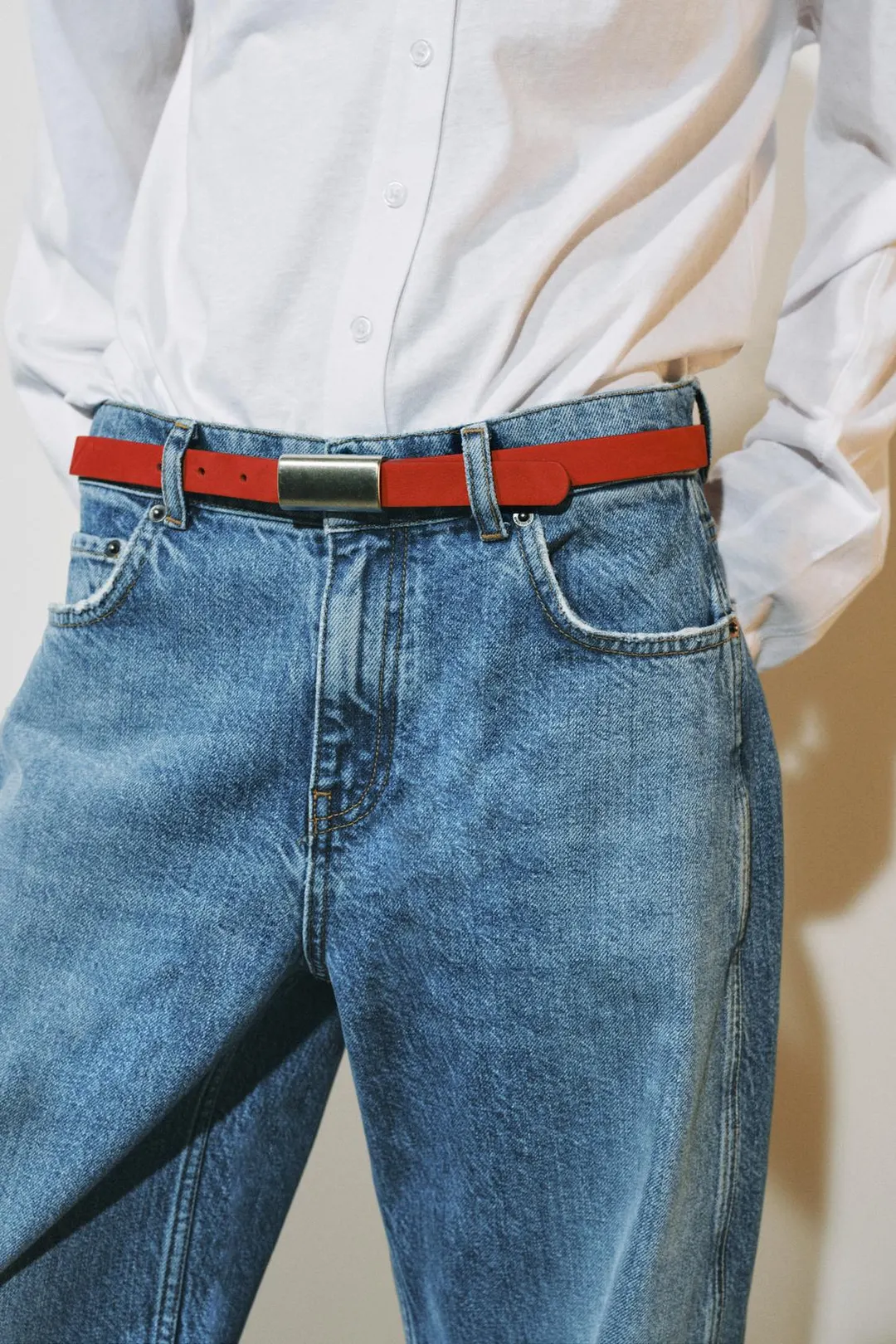 Ремень из 100% кожи с пряжкой, Zara