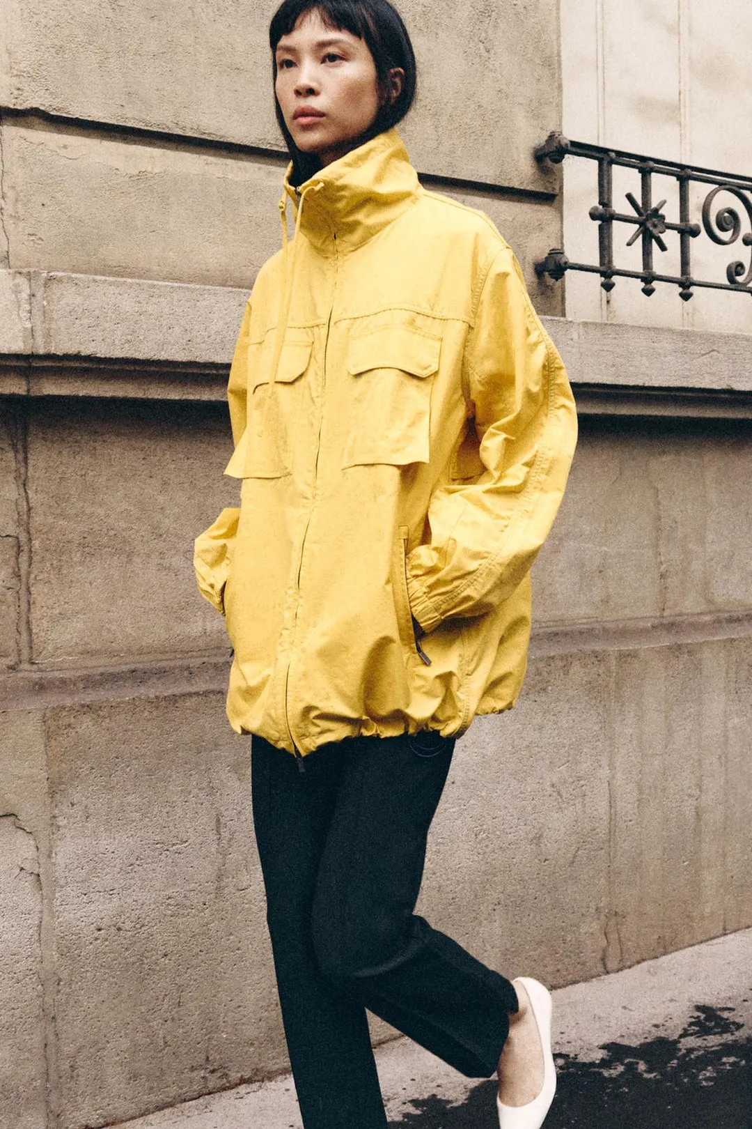 Куртка из технологичной ткани с карманами ZW Collection, Zara