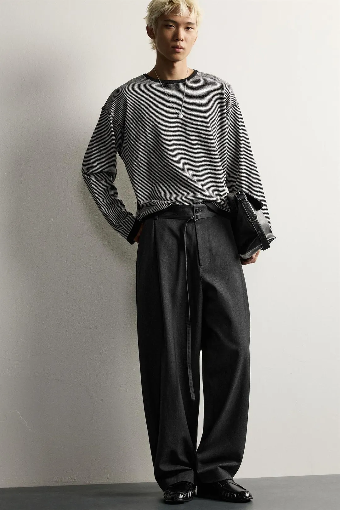 Брюки фасона баллон со складками и поясом, Zara