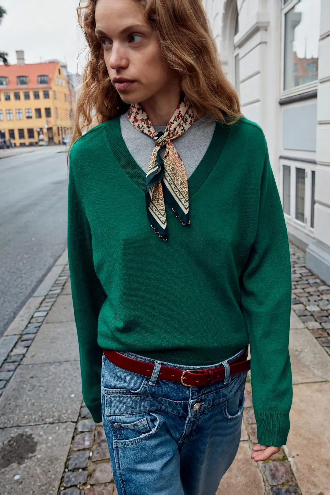 Джемпер из смесовой шерсти с V-образным вырезом, Zara