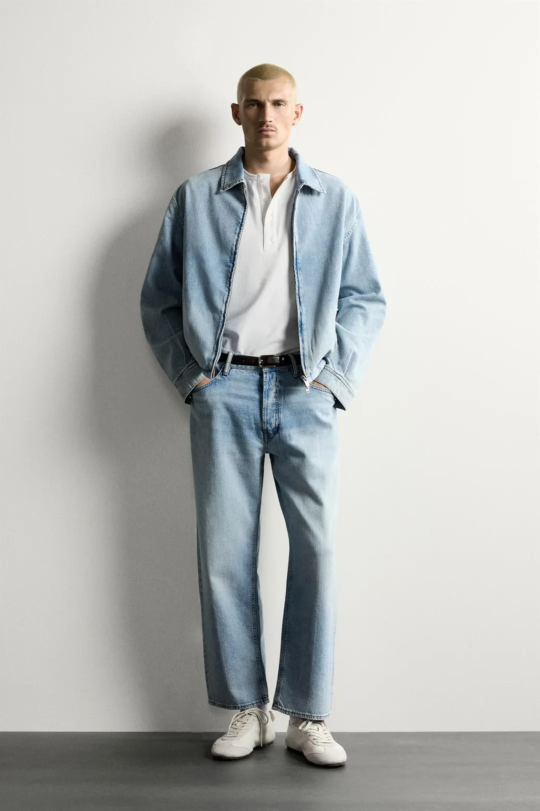 Укороченные легкие джинсы стандартного кроя, Zara
