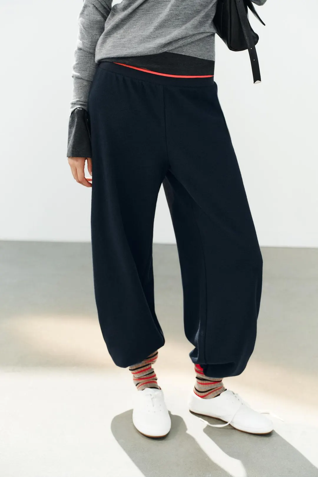 Мягкие брюки с контрастной полосой, Zara