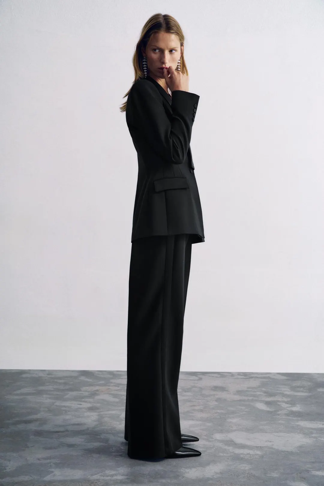 Брюки с атласными лампасами, Zara