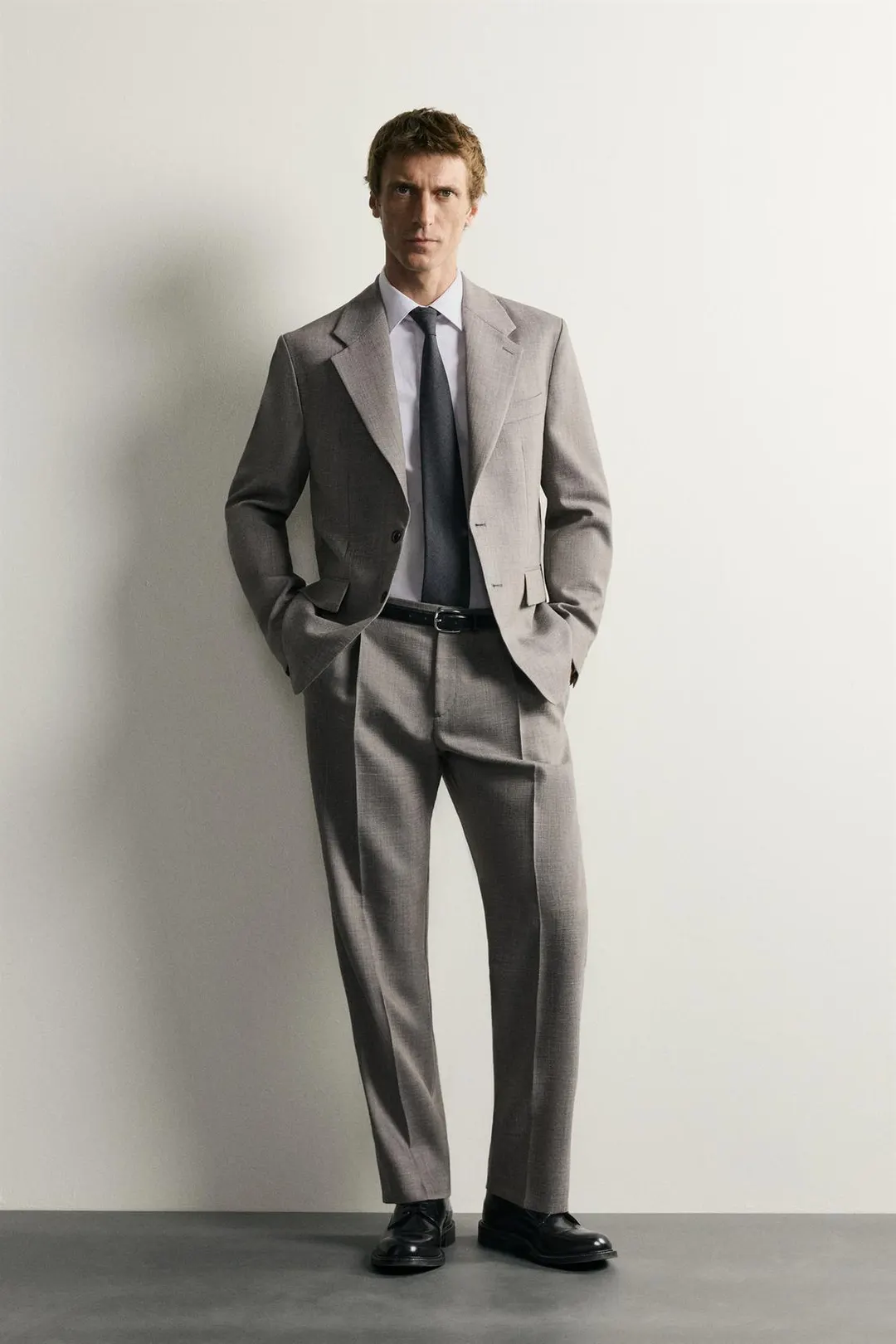 Костюмные брюки стандартного кроя из смесовой шерсти, Zara
