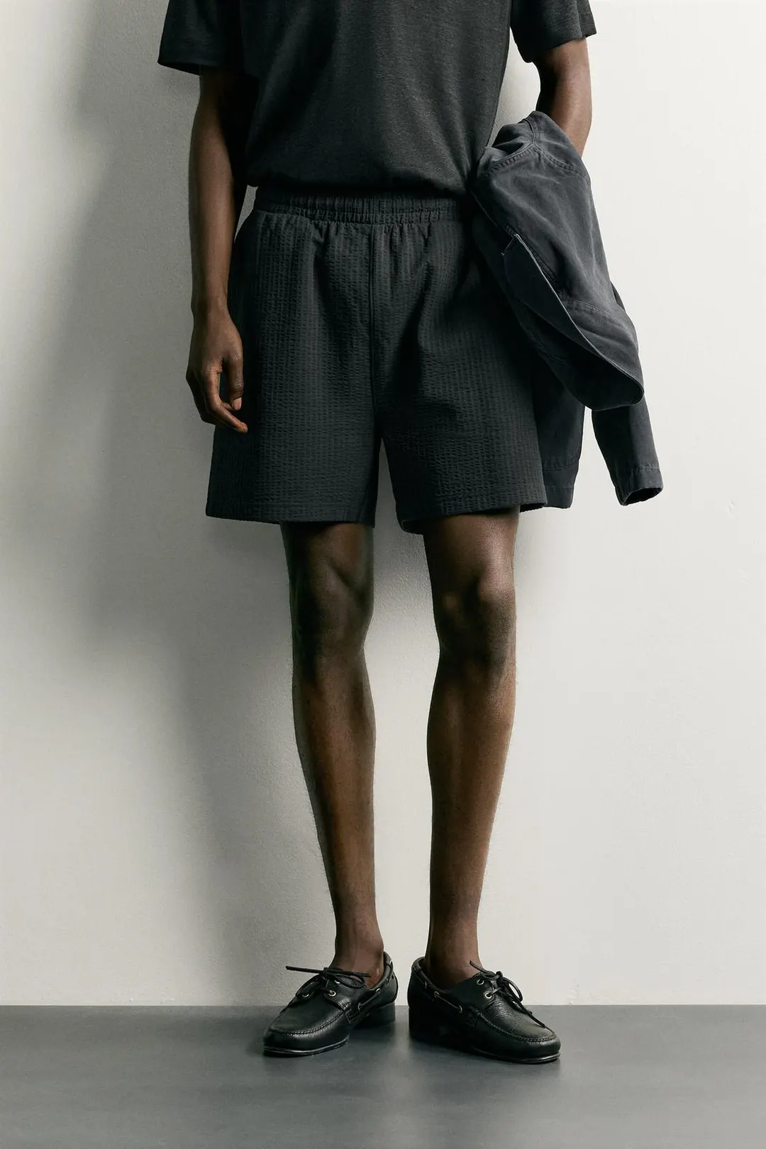 Бермуды прямого кроя из жатой ткани Comfort, Zara