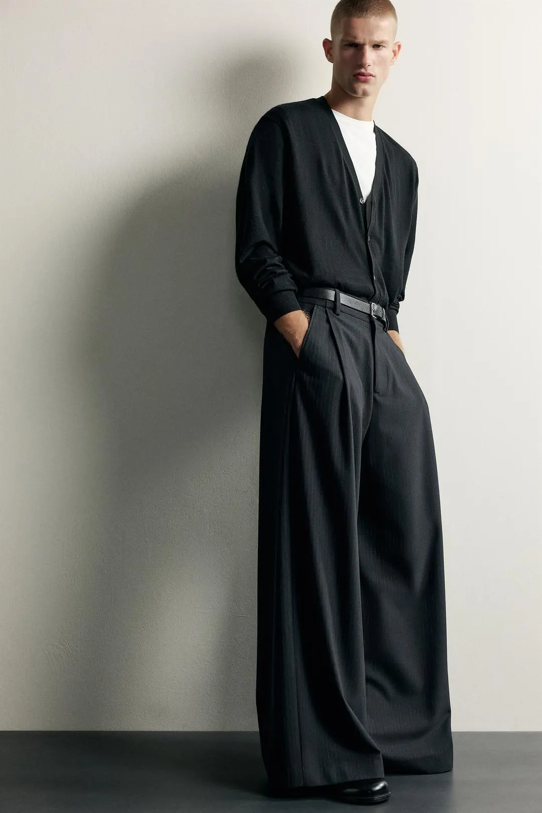 Брюки широкие со складками, Zara