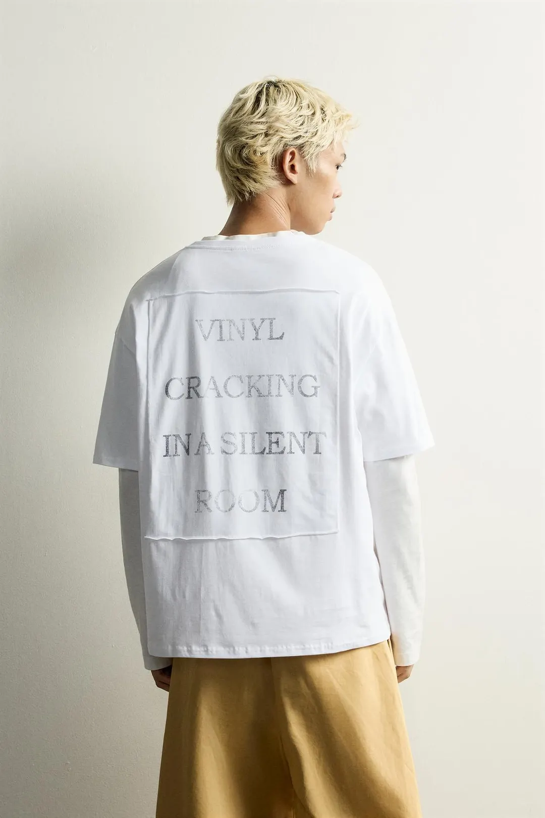 Футболка свободного кроя с принтом и нашивкой, Zara