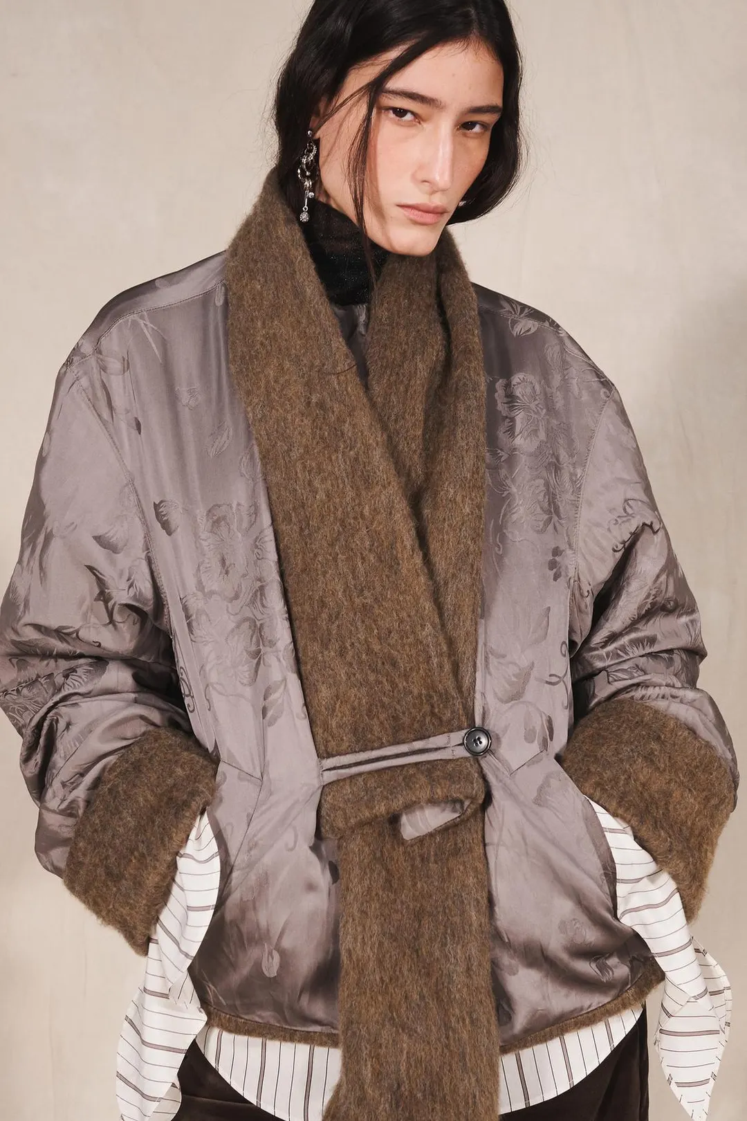 Двустороннее пальто-шарф из жаккарда LIMITED EDITION, Zara