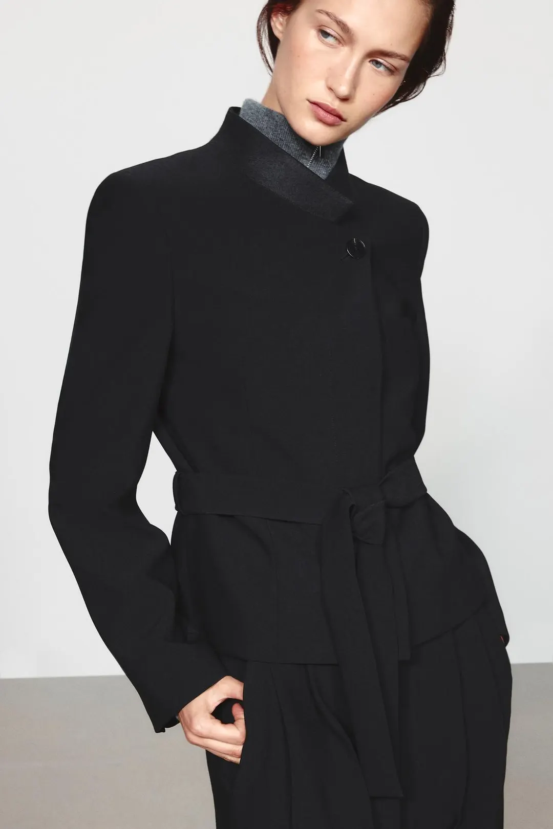 Пиджак с комбинированным воротником и поясом ZW Collection, Zara