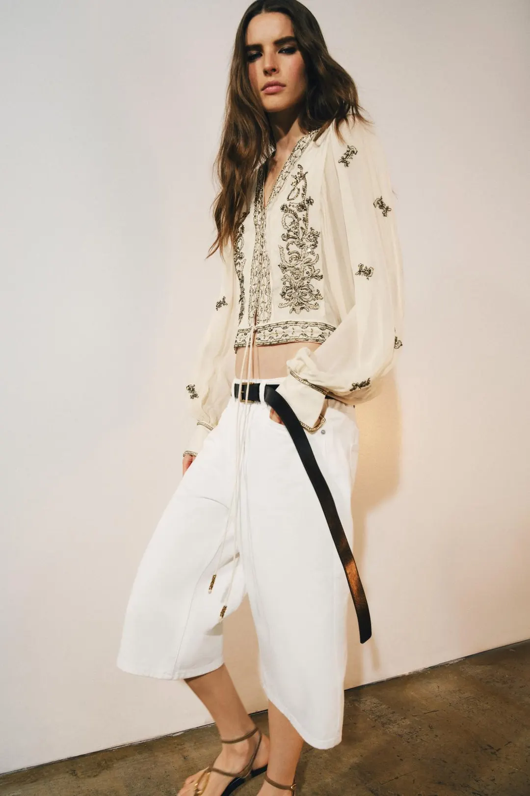 Блузка с вышивкой бисером ZW Collection, Zara