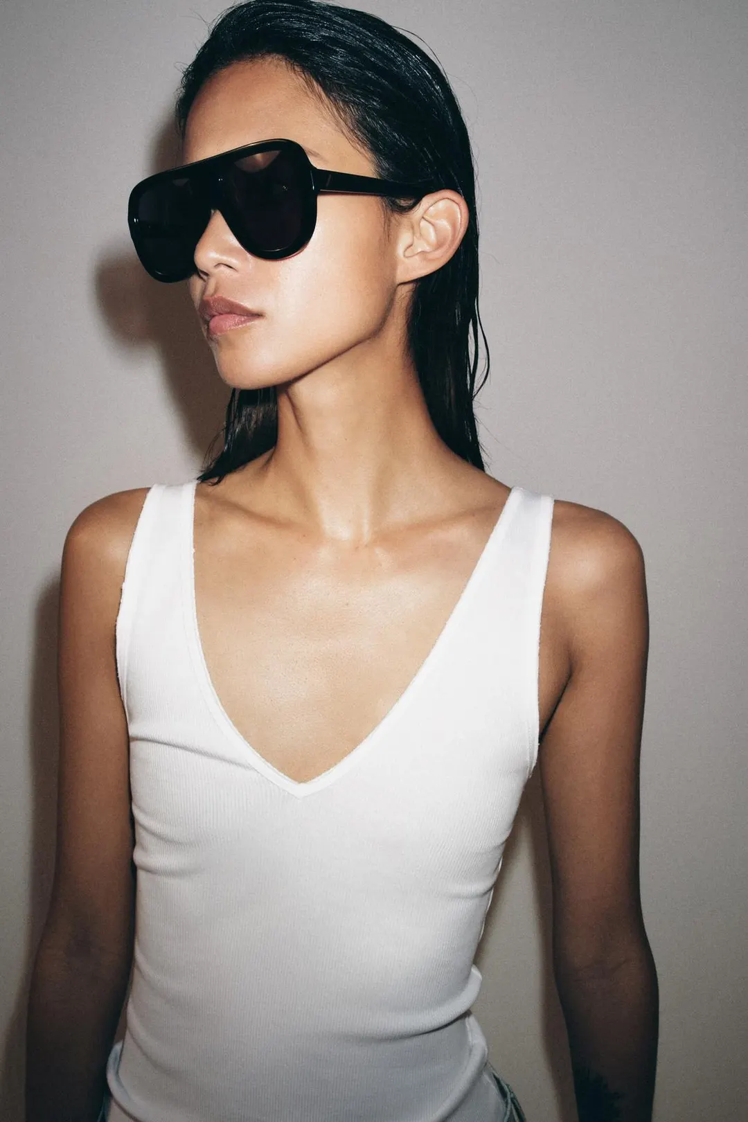 Топ в рубчик с V-образным вырезом, Zara