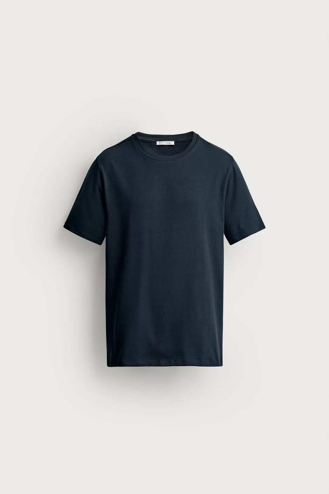 Базовая футболка slim fit /01, Zara