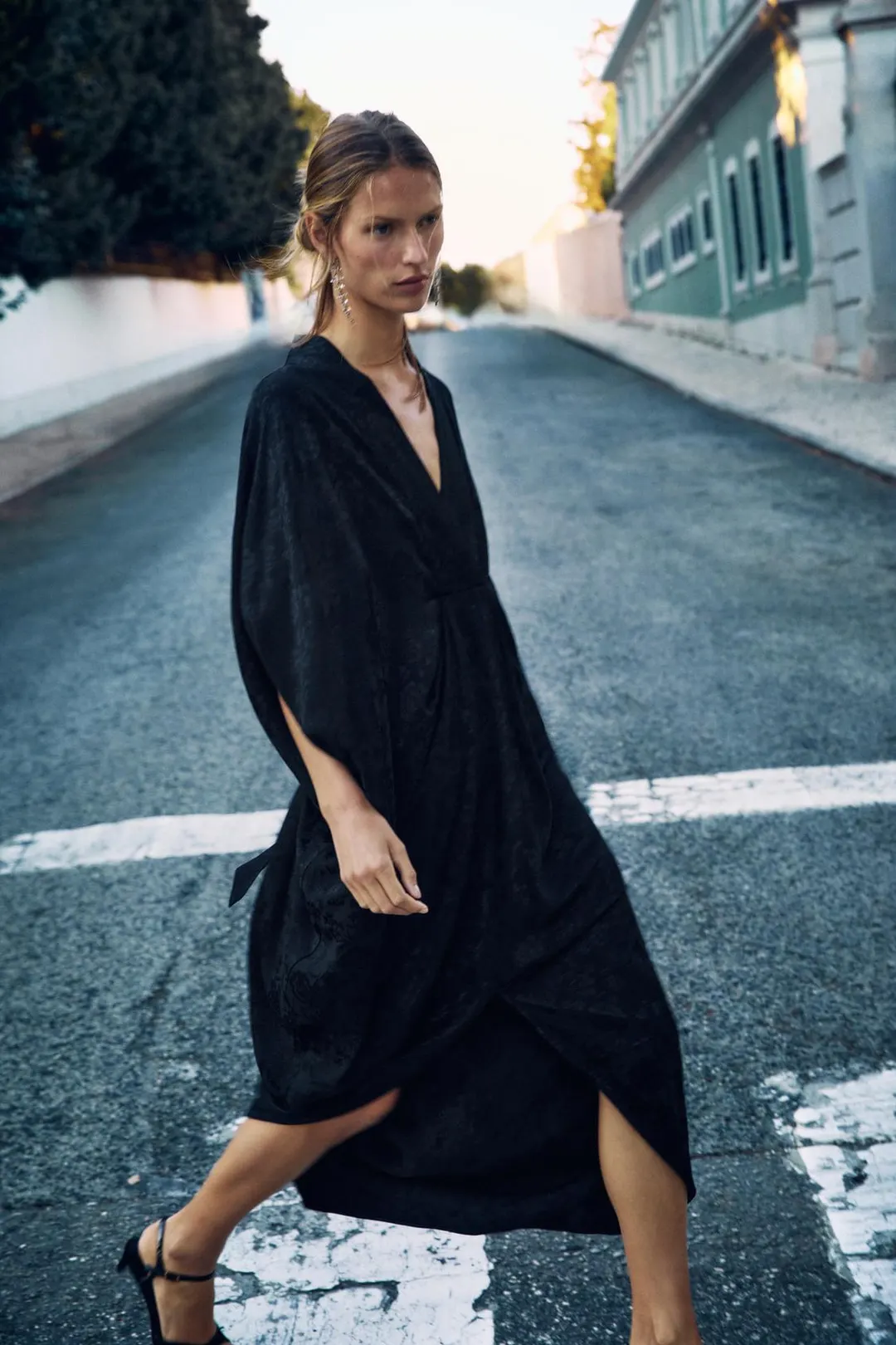 Платье длинное из жаккарда с цветочным узором, Zara