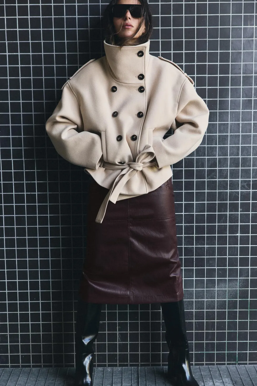 Пальто короткое с высоким воротником и поясом, Zara
