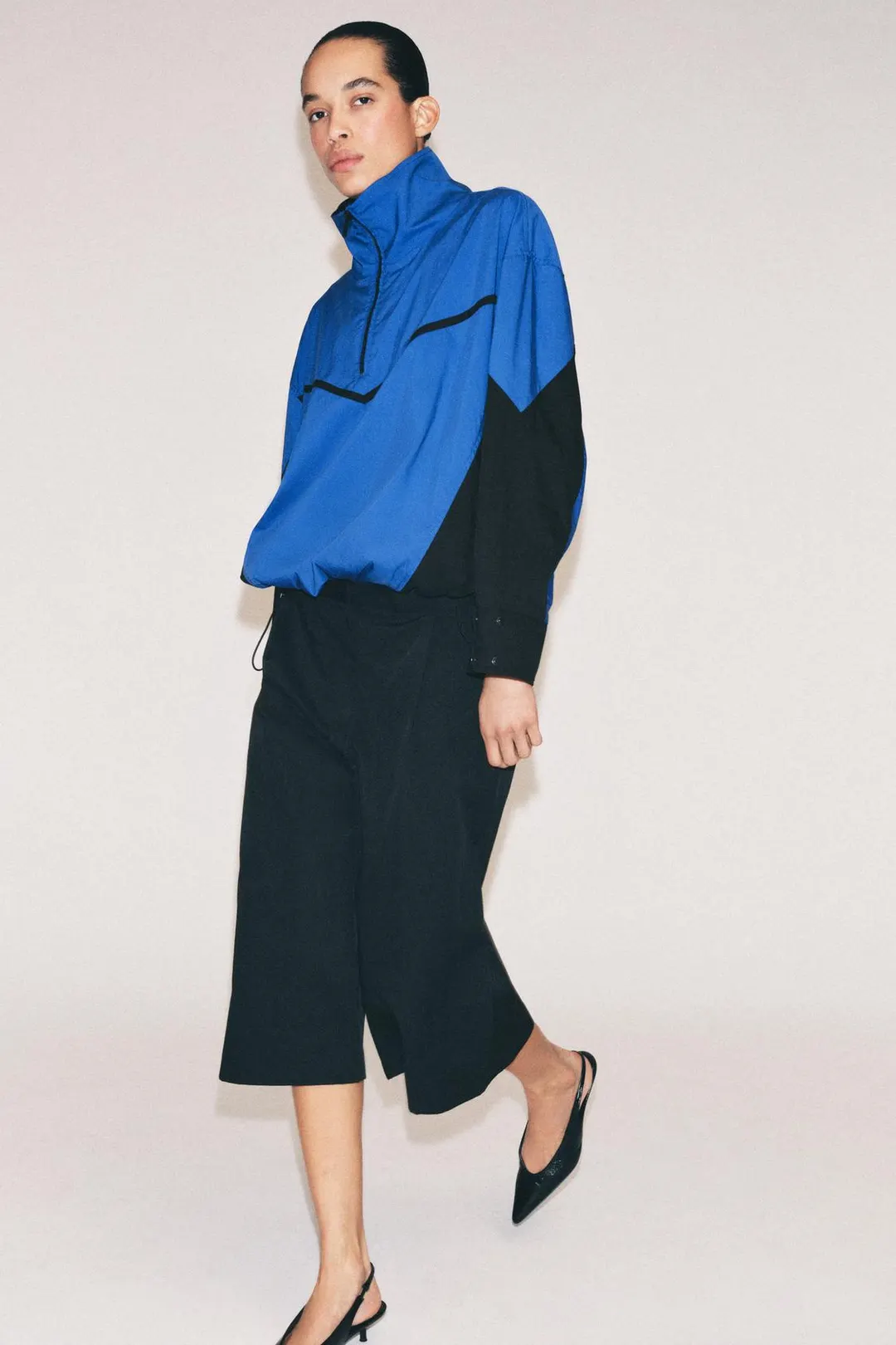 Бермуды технологичные ZW Collection со складками, Zara