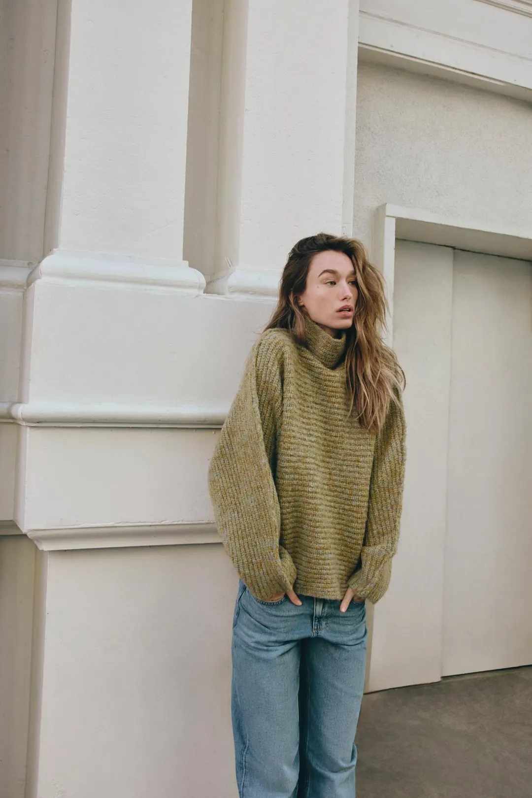 Трикотажный свитер с высоким воротником, Zara