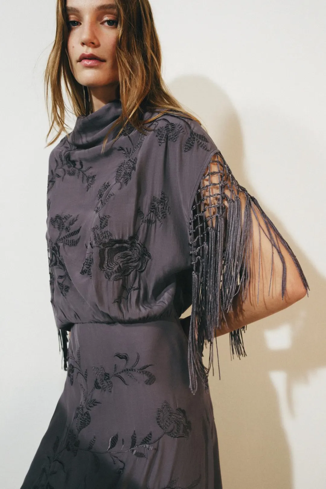 Платье с вышивкой и бахромой ZW Collection, Zara