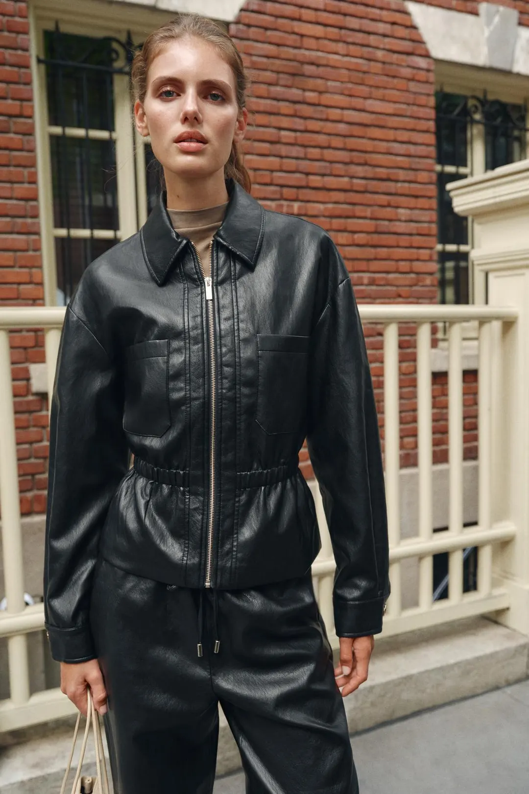 Куртка под кожу с эластичным поясом, Zara