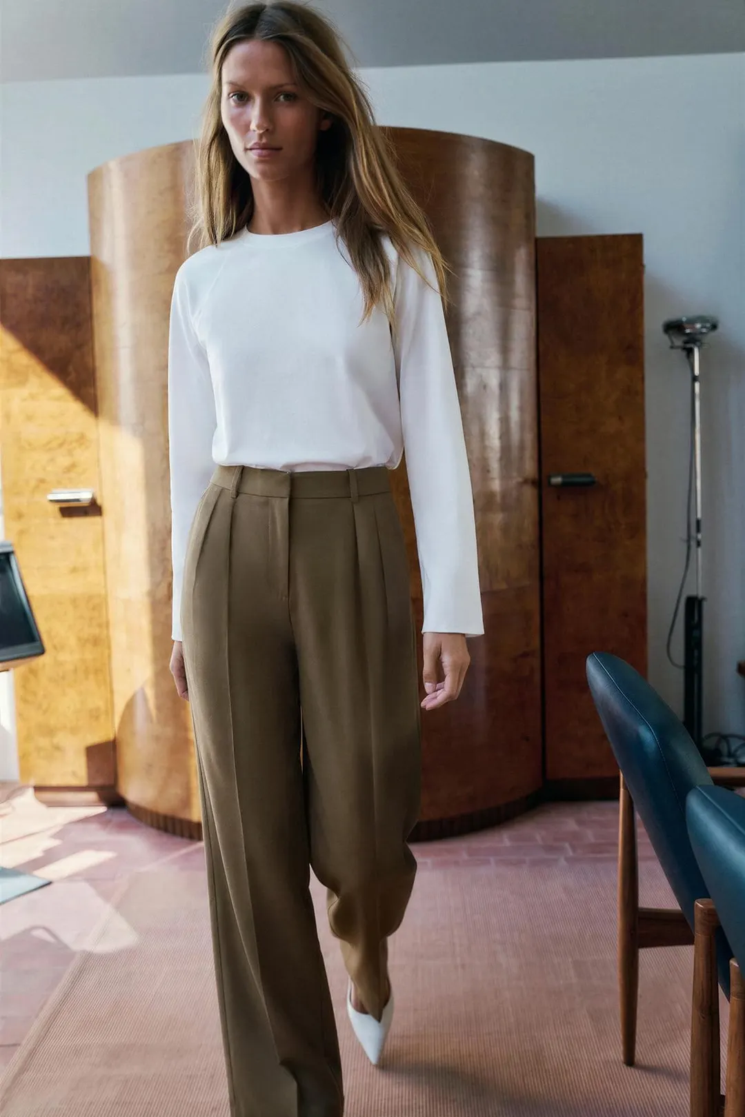 Брюки прямого кроя со складками, Zara