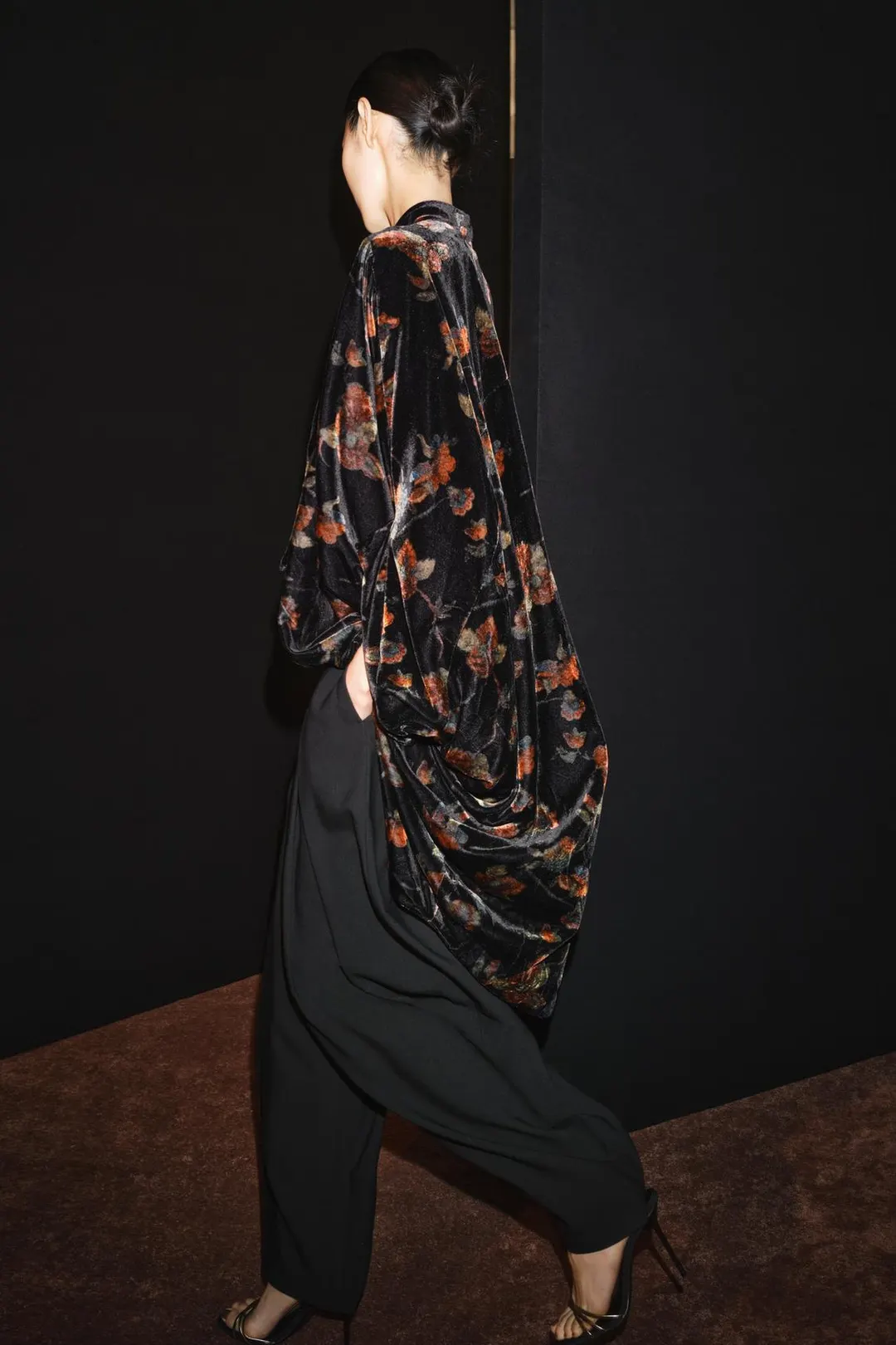 Пальто из принтованного бархата ZW Collection, Zara