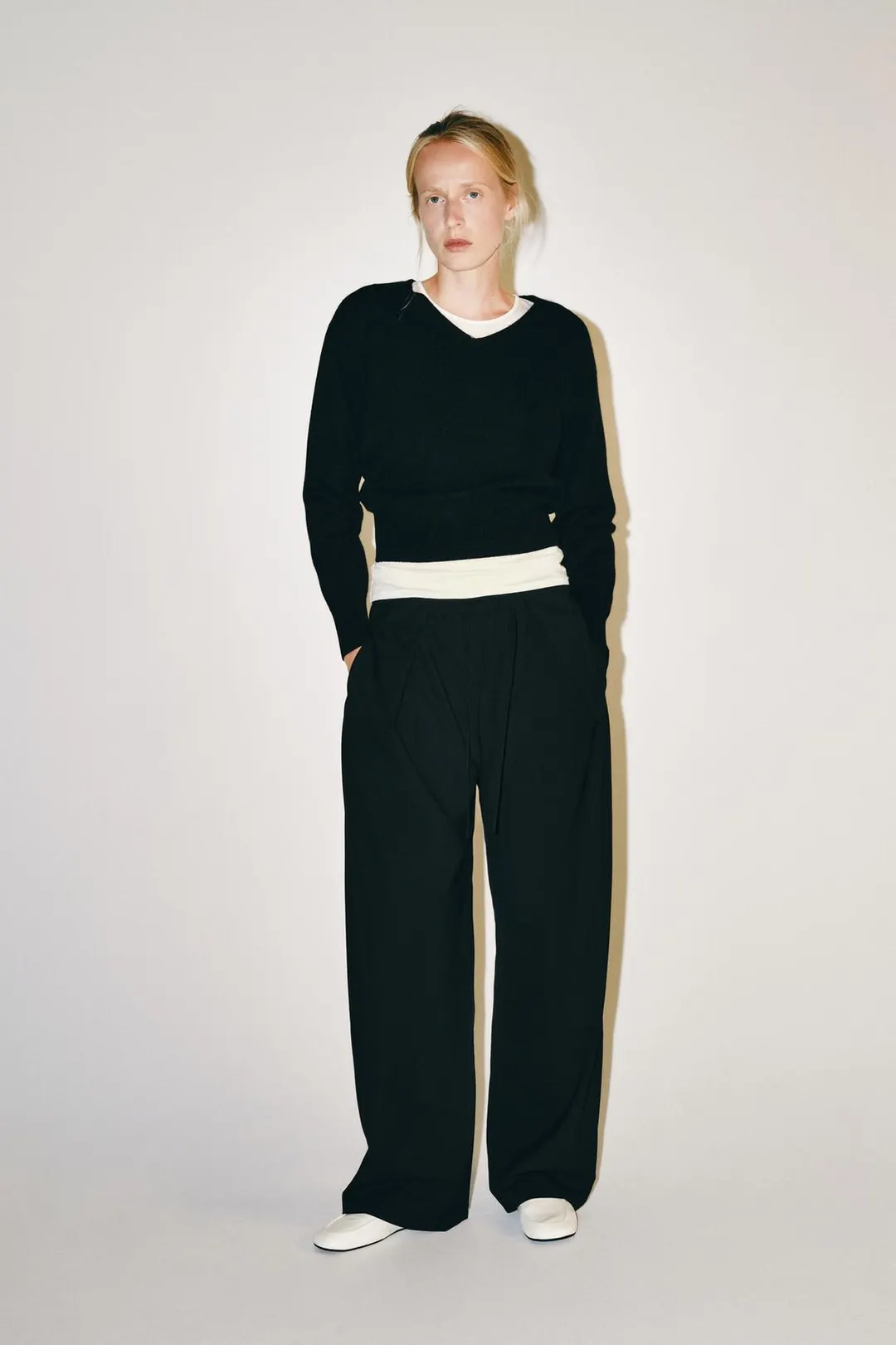 Брюки со складками ZW Collection, Zara