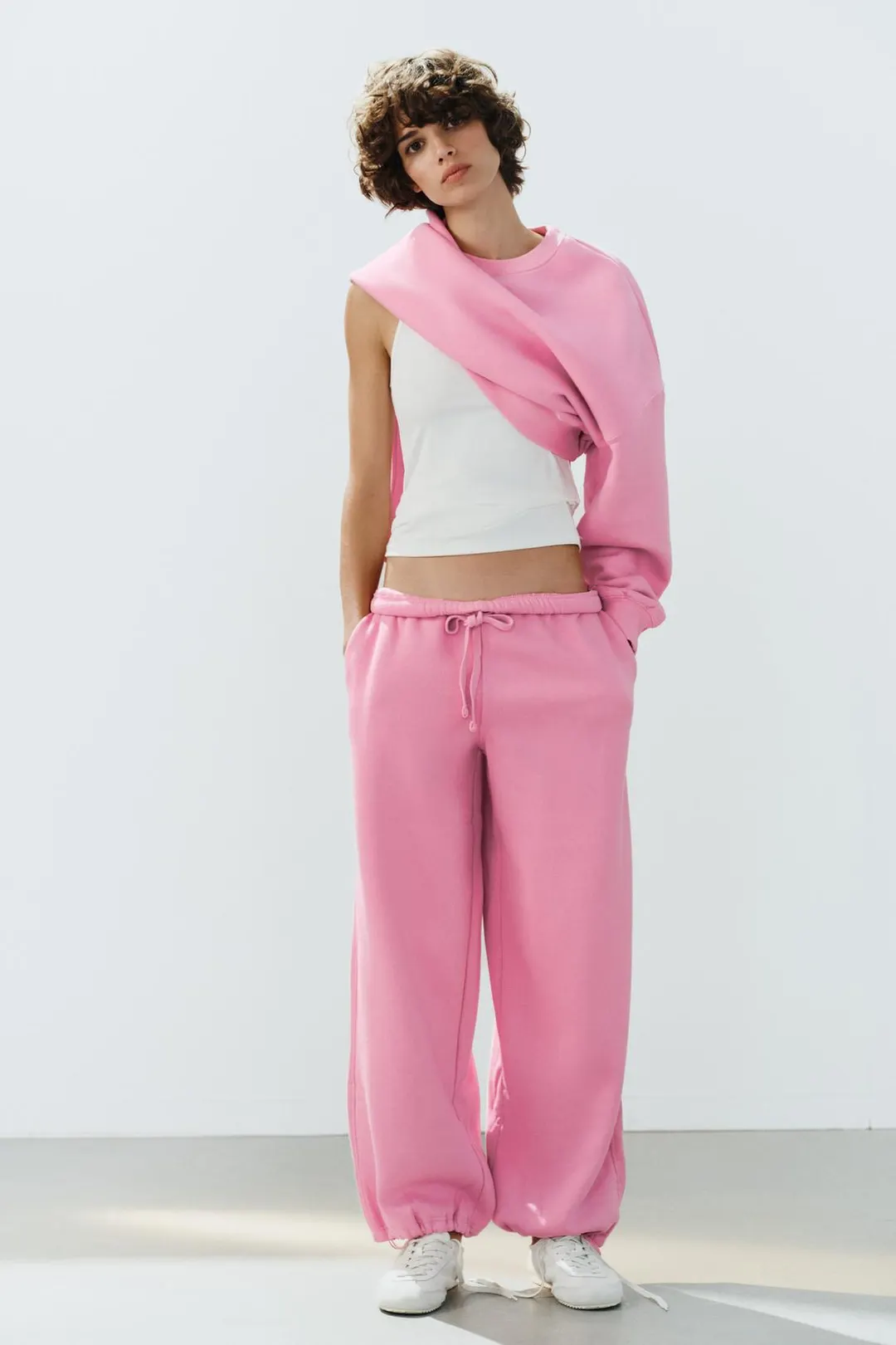 Базовые прямые плюшевые брюки с регулируемым низом, Zara