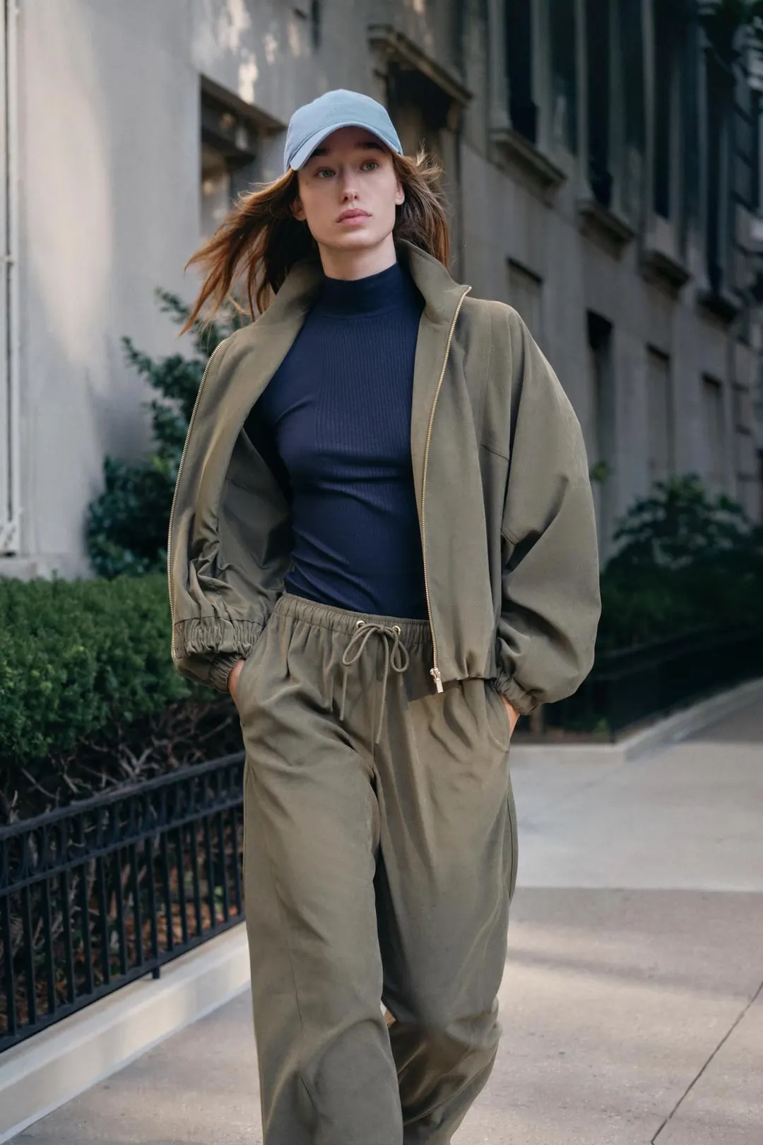 Брюки широкого кроя с эластичным поясом, Zara