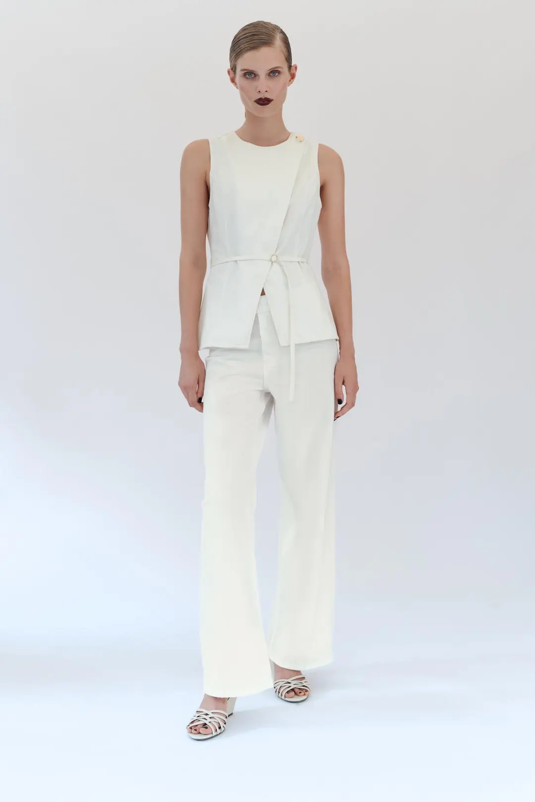 Жилет джинсовый с запахом и поясом Z1975, Zara