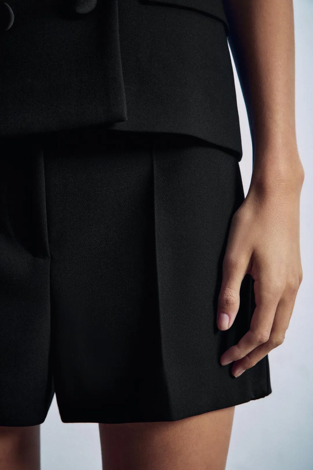 Шорты-бермуды с атласными лампасами, Zara