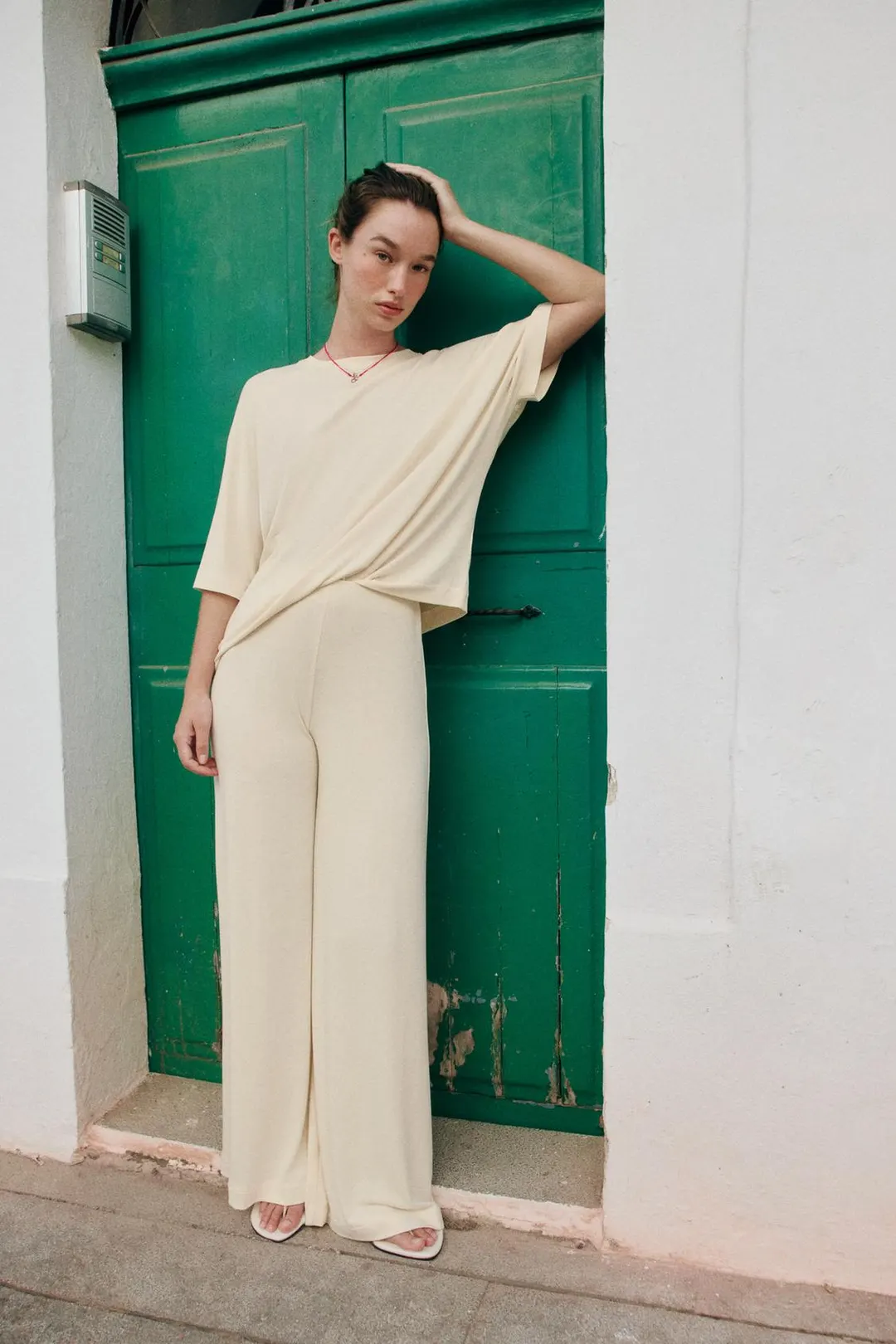 Брюки палаццо струящегося кроя, Zara