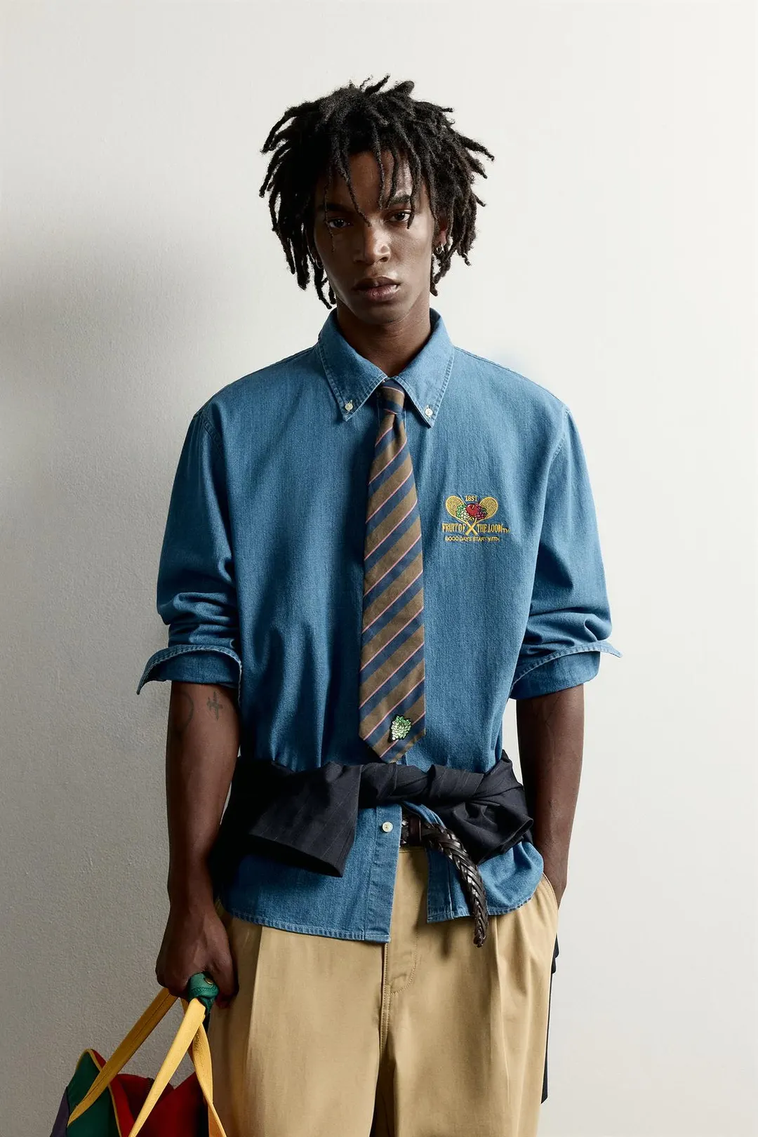 Рубашка джинсовая с вышивкой FRUIT OF THE LOOM™, Zara