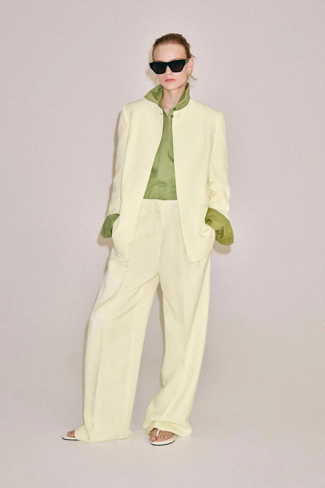 Брюки со складками ZW Collection, Zara